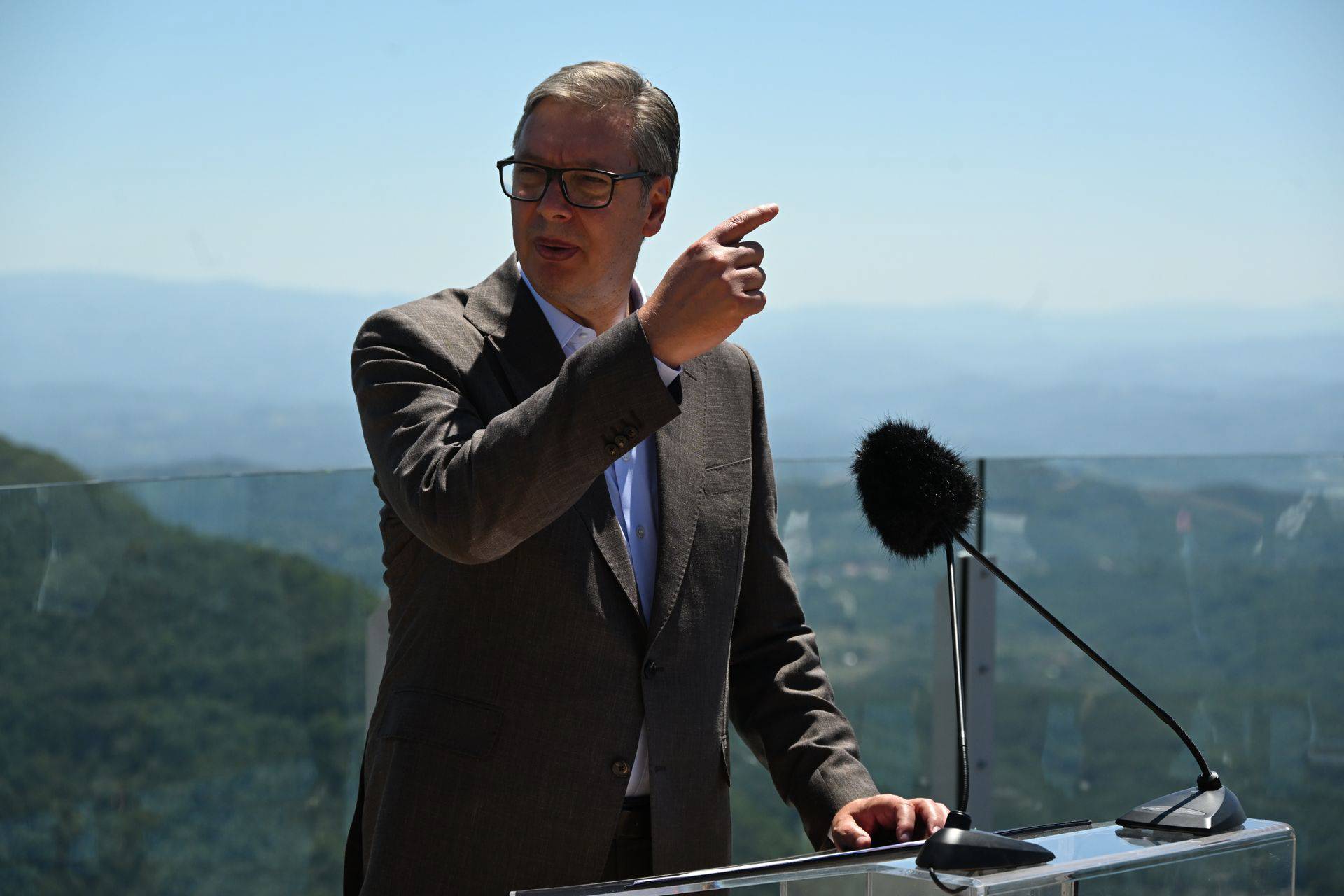 ALEKSANDAR VUCIC OBISAO VIDIKOVAC KABLAR