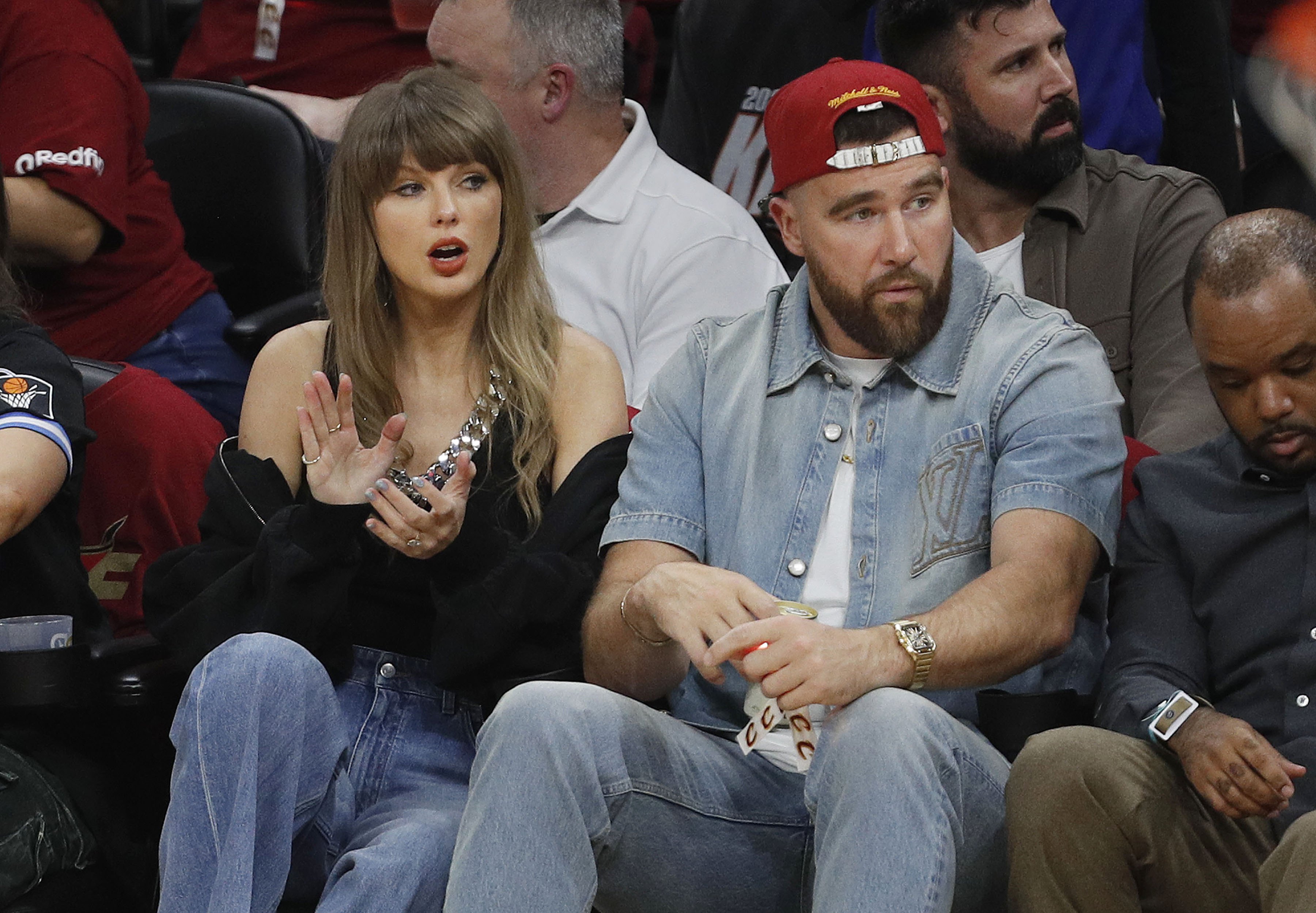 Taylor Swift Travis Kelce 14013354.jpg