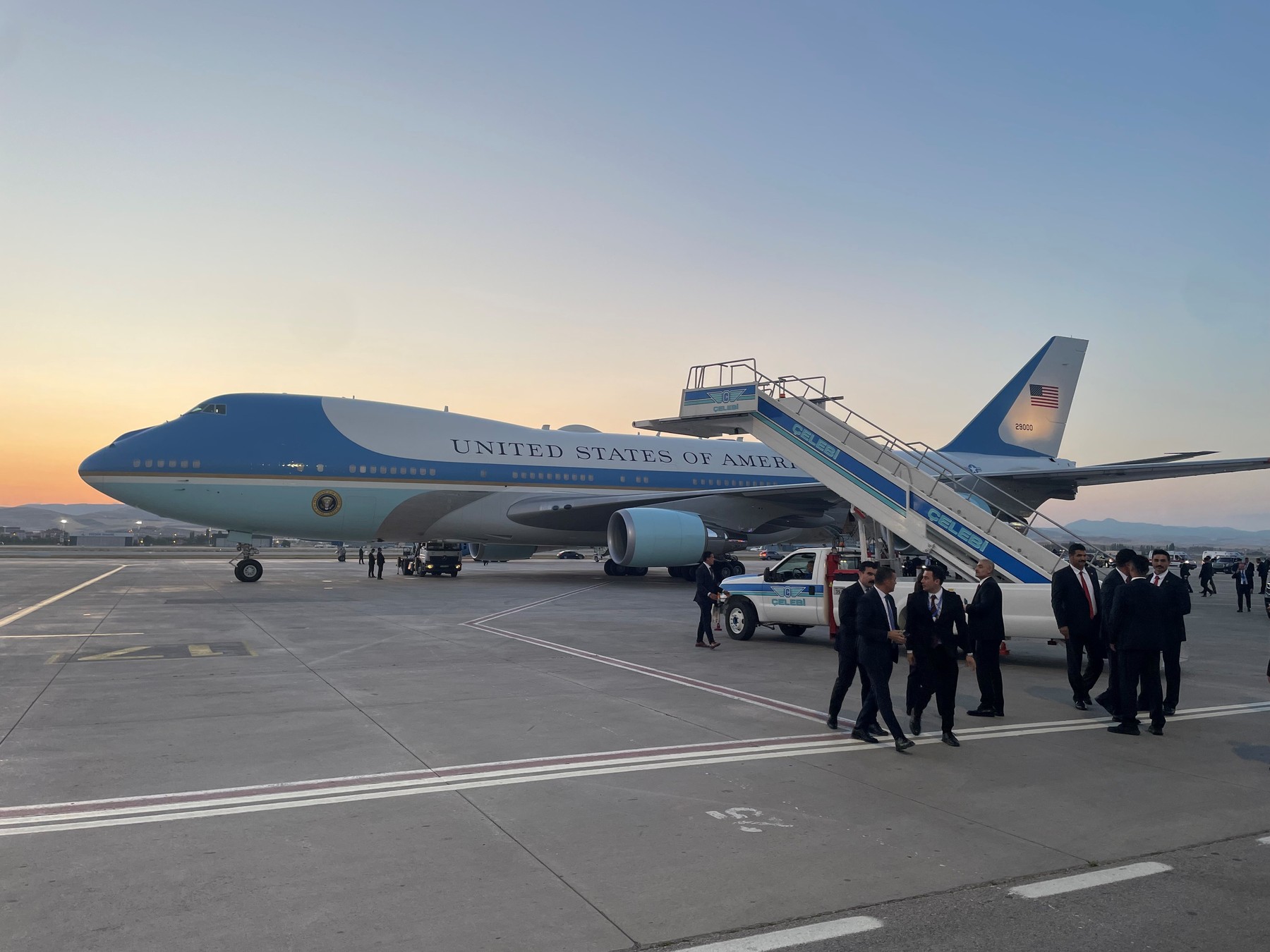 Donald Tramp avion stari model Air Force one profimedia-1122357071.jpg