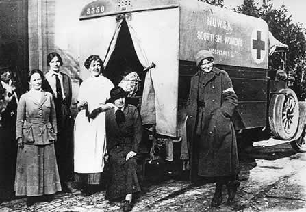 Pripadnice Bolnice škotskih žena u Šumadiji (1915) za vreme Velikog rata  Болница_шкотских_жена_1915.jpg