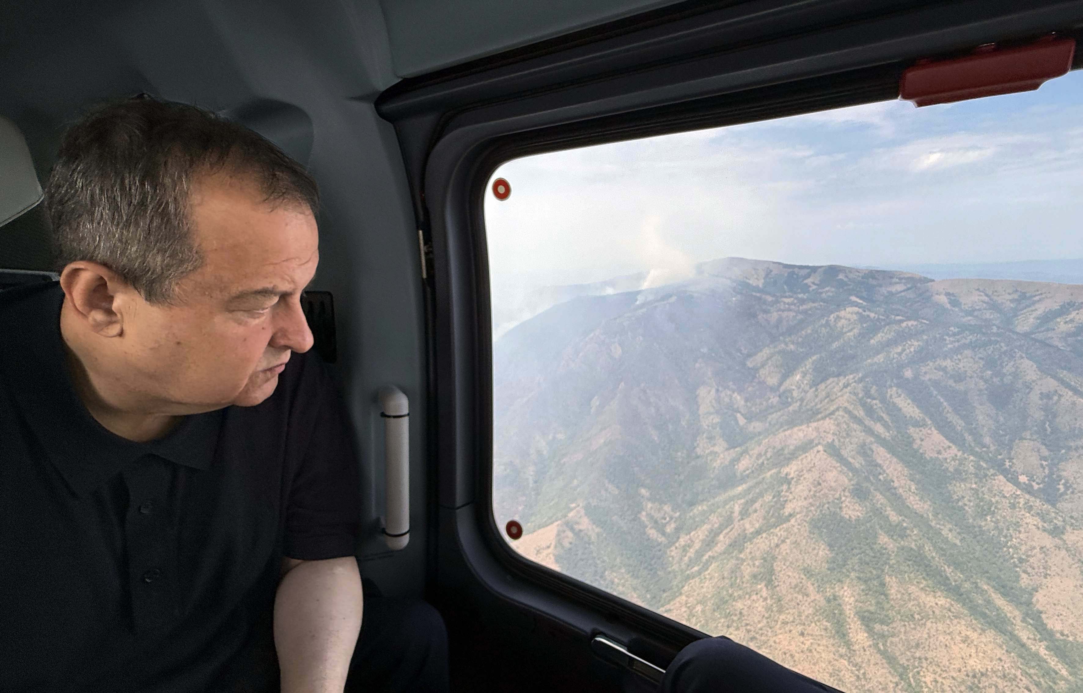 MUP-Saopstenje-Ministar Dacic-Pozar-Stolovi
