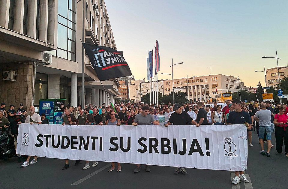 Novi Sad, protest, Banovinaskup_kolona.jpg