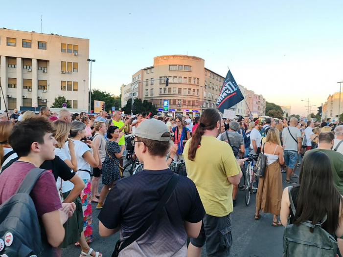 Novi Sad protest skup2.jpg