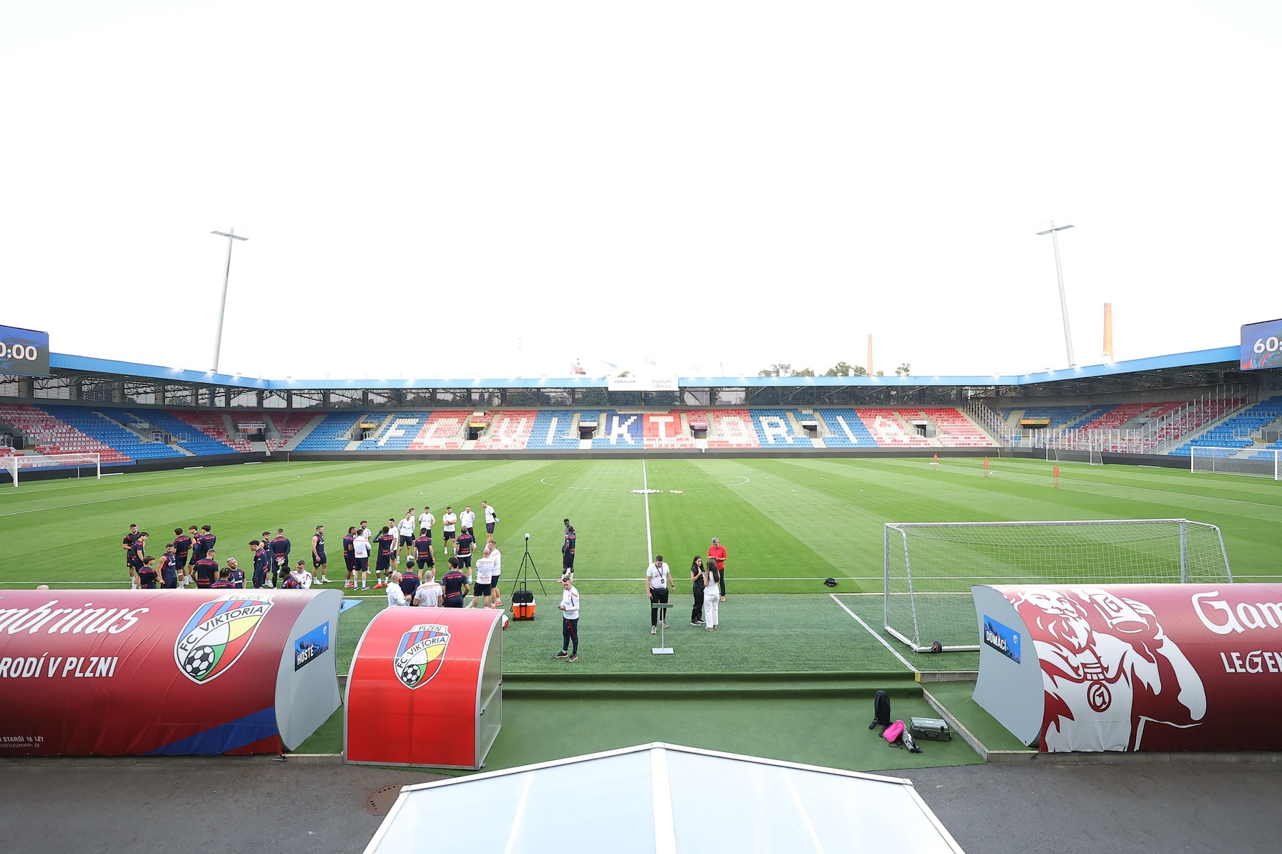 Crvena Zvezda's players during the training session prior to the UEFA