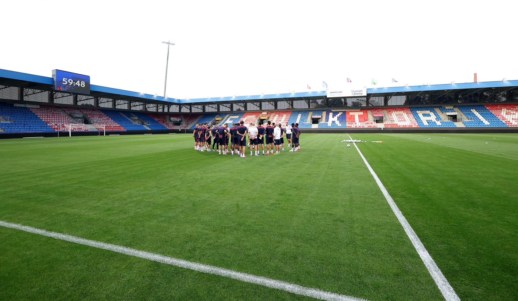 Crvena Zvezda's players during the training session prior to the UEFA E