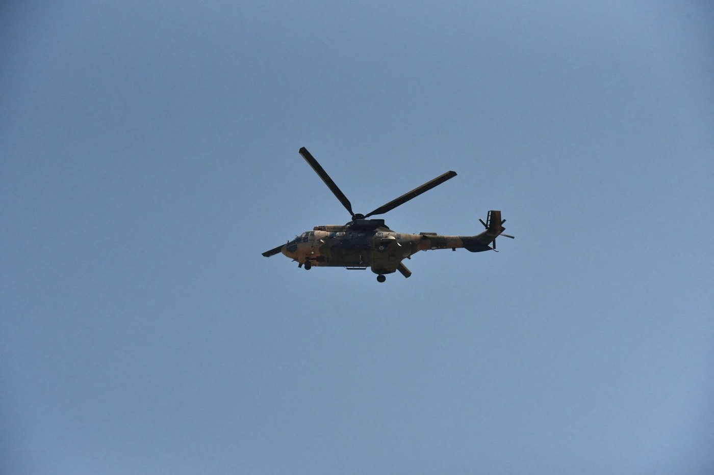 Potonuo brod kod Kipra, helikopteri nadleću more