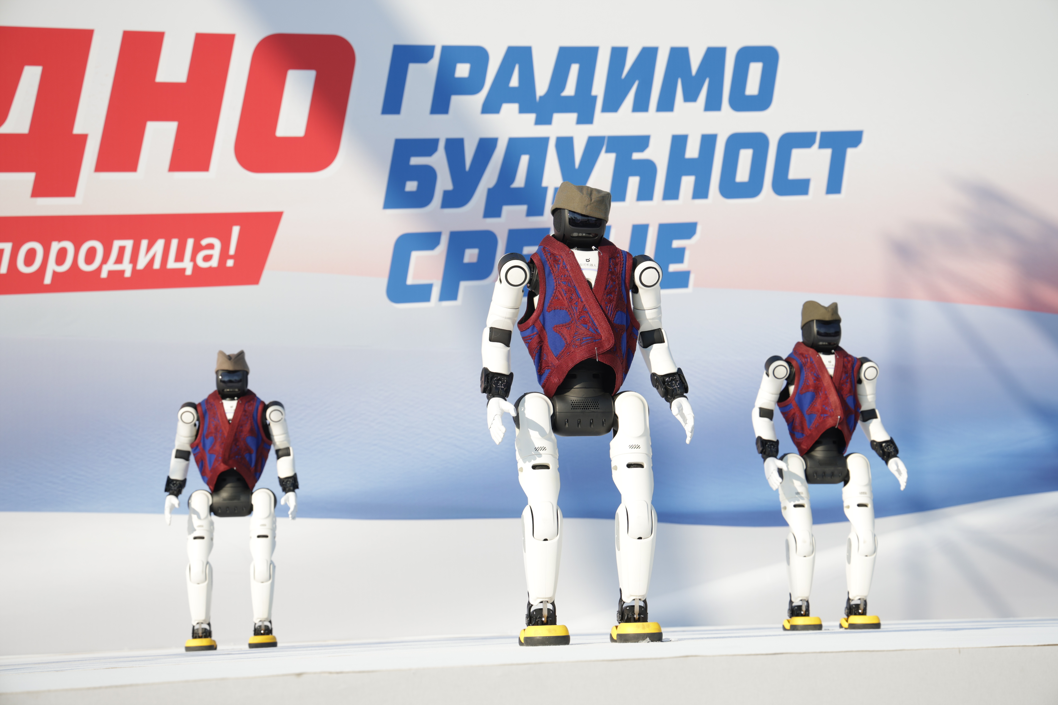 aleksandar vučić roboti  (9).JPG