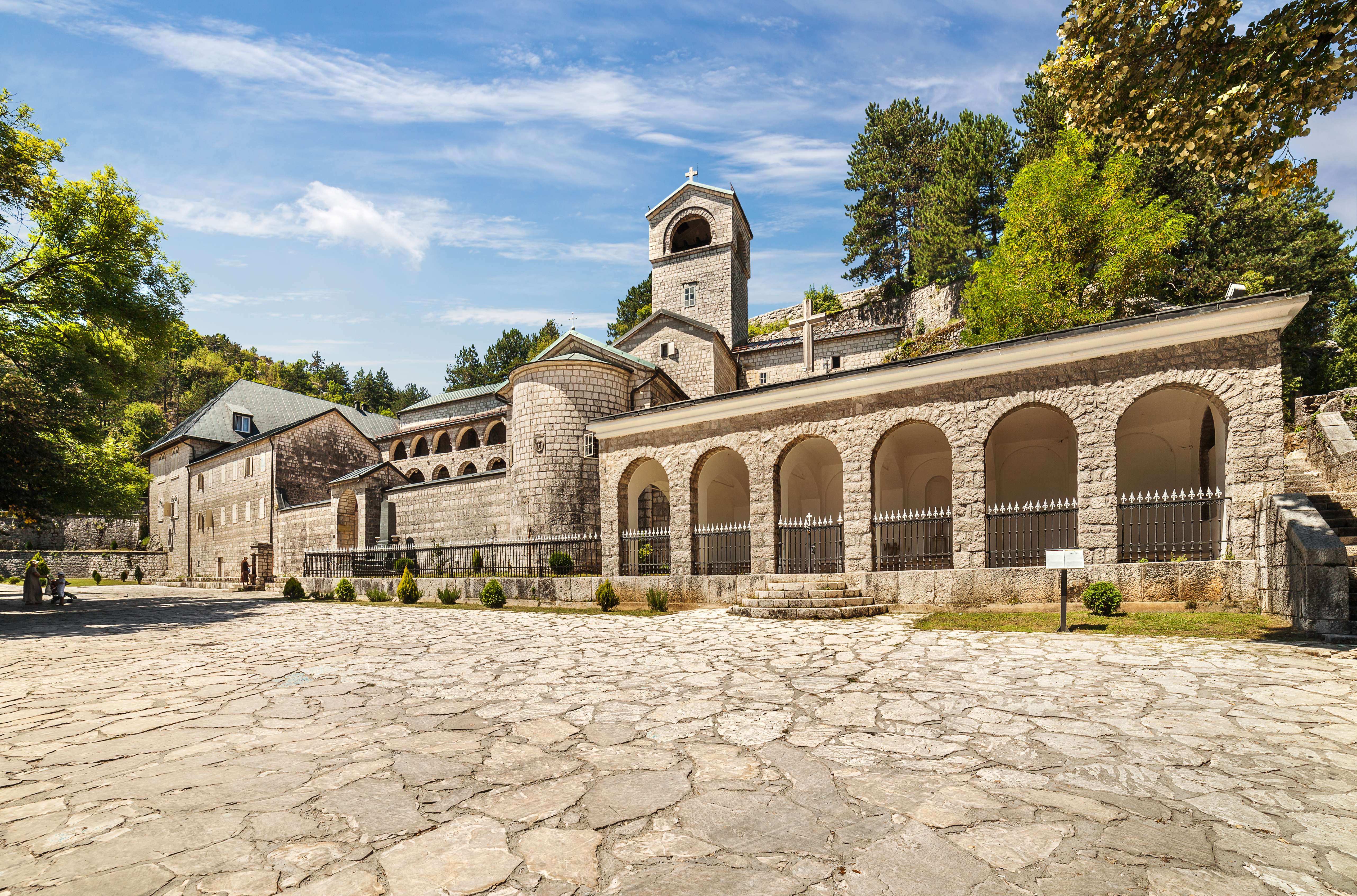 mitropolija crnogorsko- primorska shutterstock_1578498595.jpg
