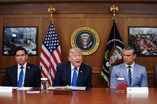 US President Donald Trump, alongside Secretary of State Marco Rubio (L) and Secretary of Defense Pete Hegseth