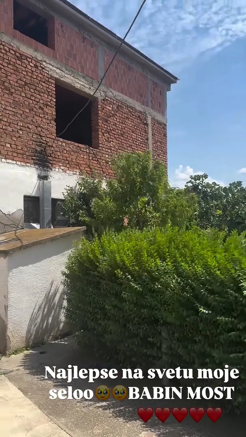 Foto: Instagram story janavip2011 / Jana Todorović, kuća na Kosovu