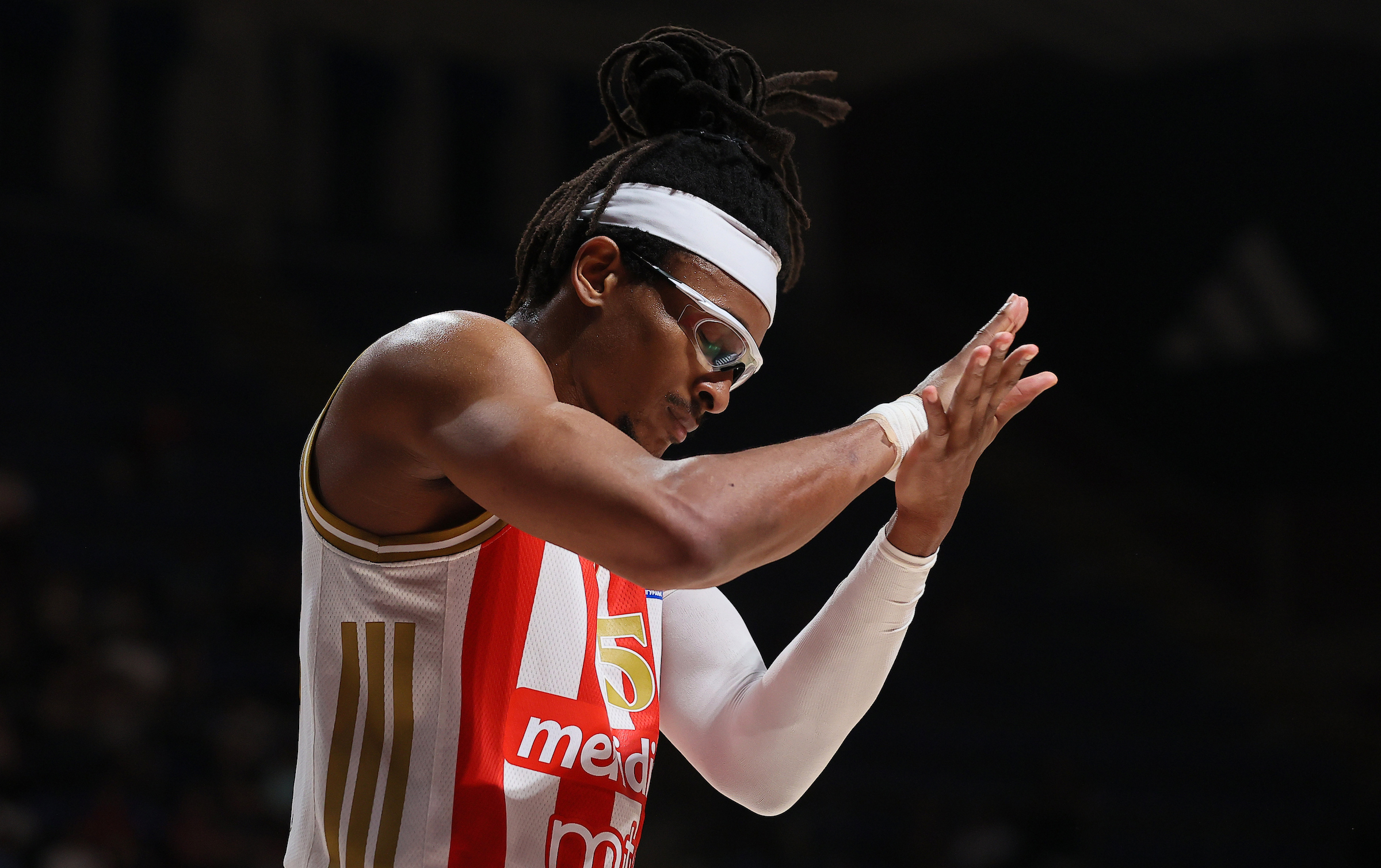 Chima Moneke of Crvena Zvezda during