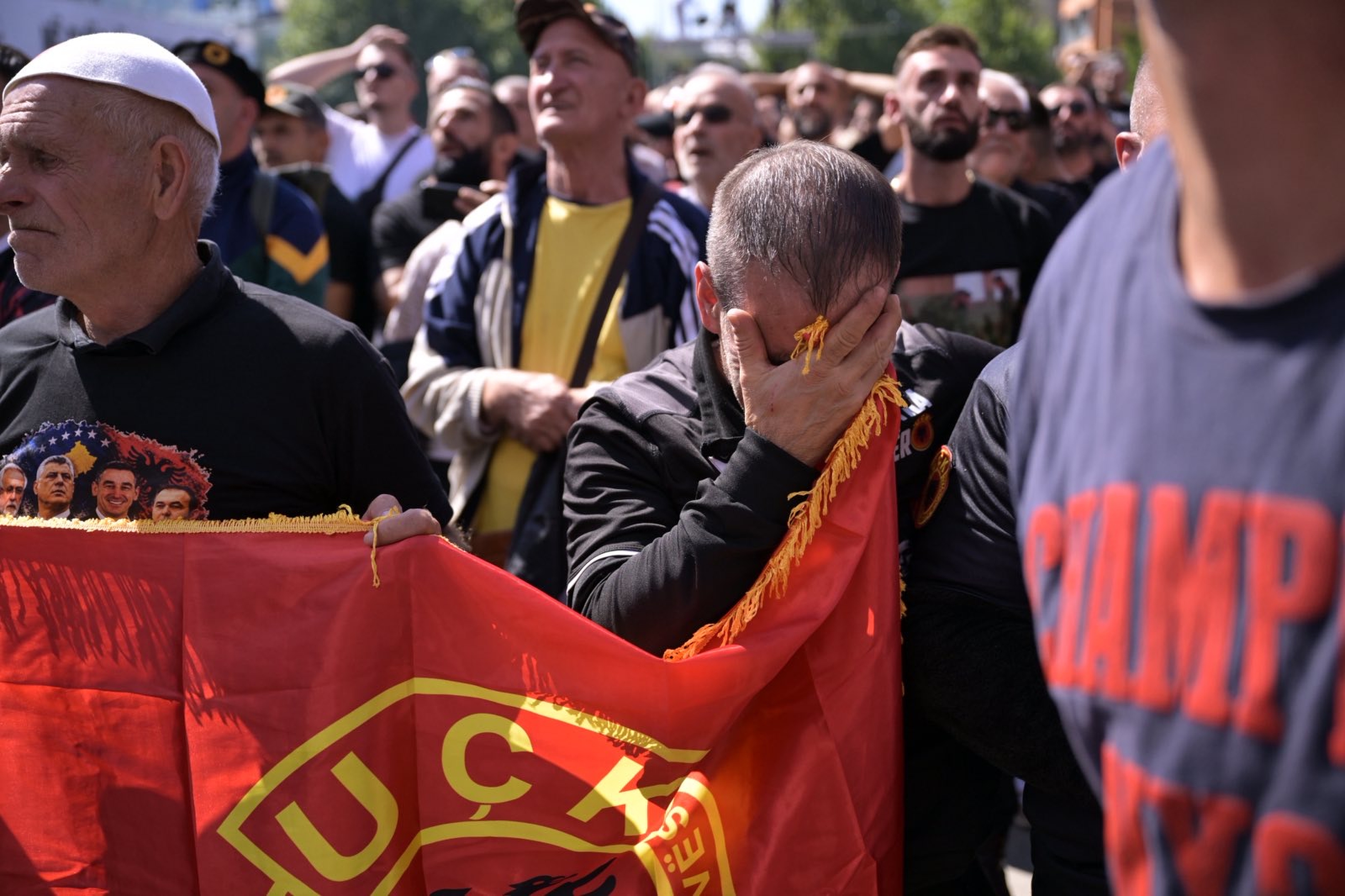 epaselect epa13243433 Supporters react as they show s