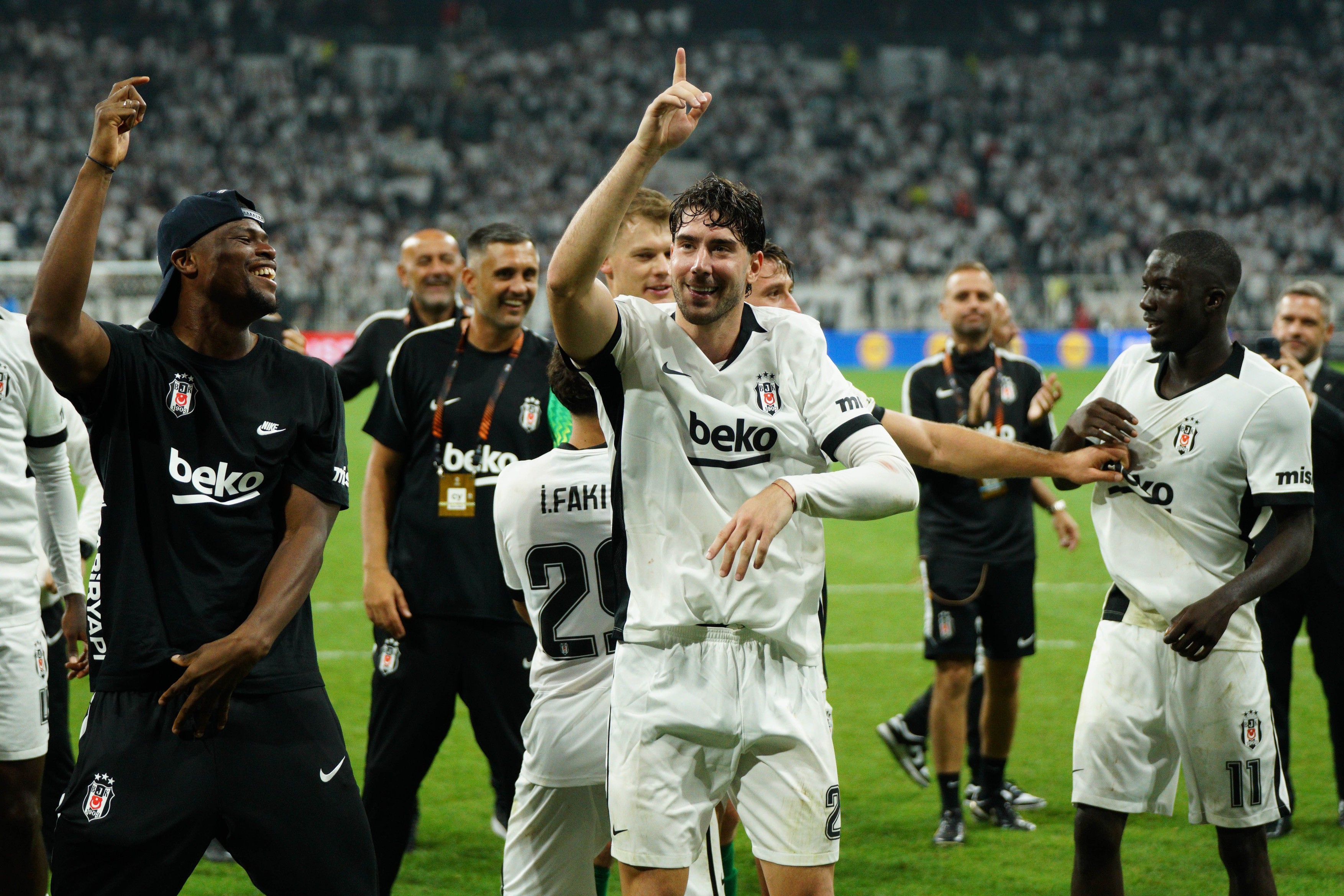 Dusan Vlahovic (C) of Besiktas with his teammates celebrates victory after the UEFA Europa League - League Phase, Matchday 1 - football match between Besiktas and Olympique de Marseille at Besiktas Park