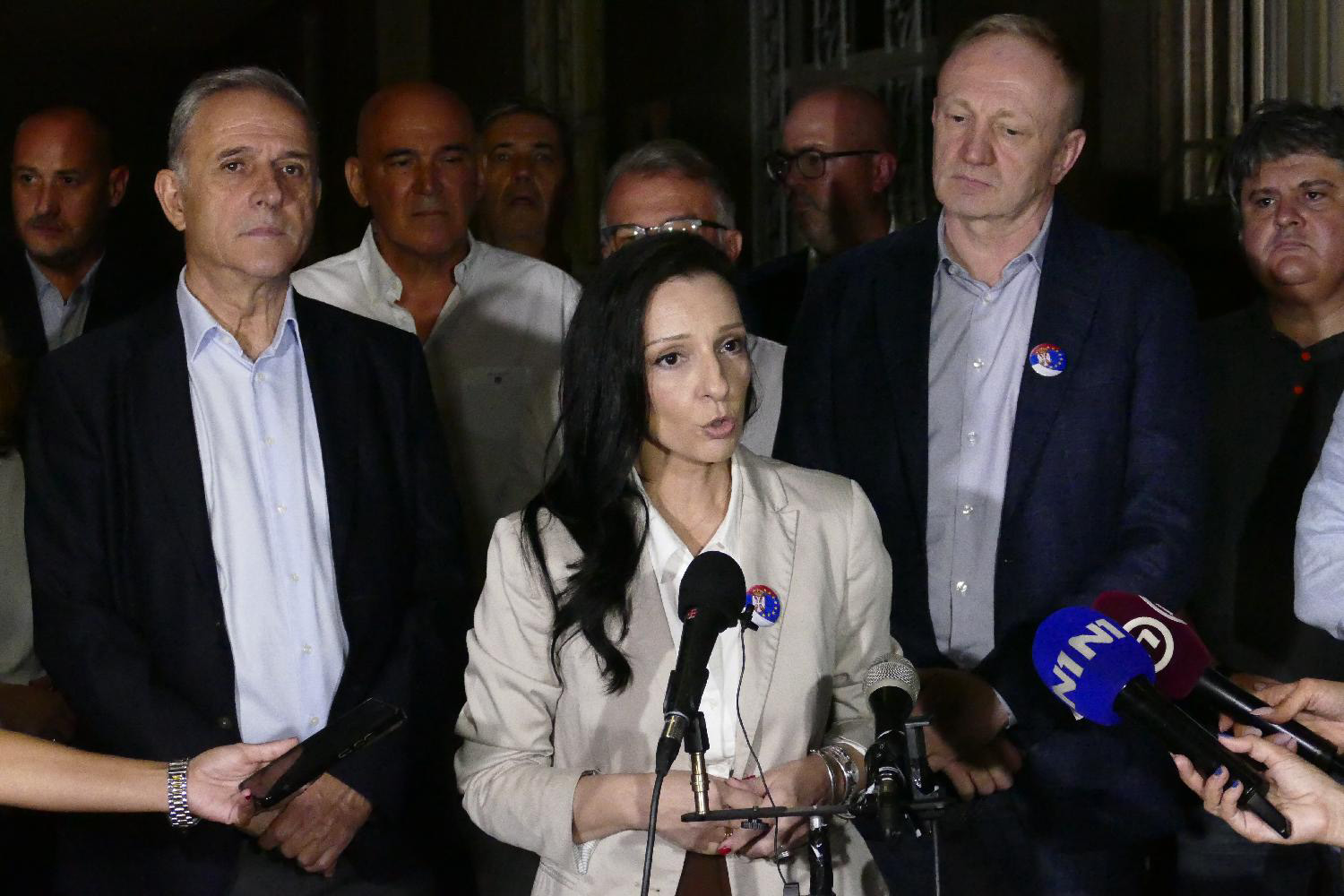 Mesto: BeogradDatum: Sat Sep 19 21:25:32 CEST 2026Dogadjaj: POLITIKA - Predstavnici koalicije „Evropska Srbija“ predali potpise Republičkoj izbornoj komisiji.Fotoreporter: Zoran DrekalovićLičnosti: Marinika TepićIzvor: FoNet