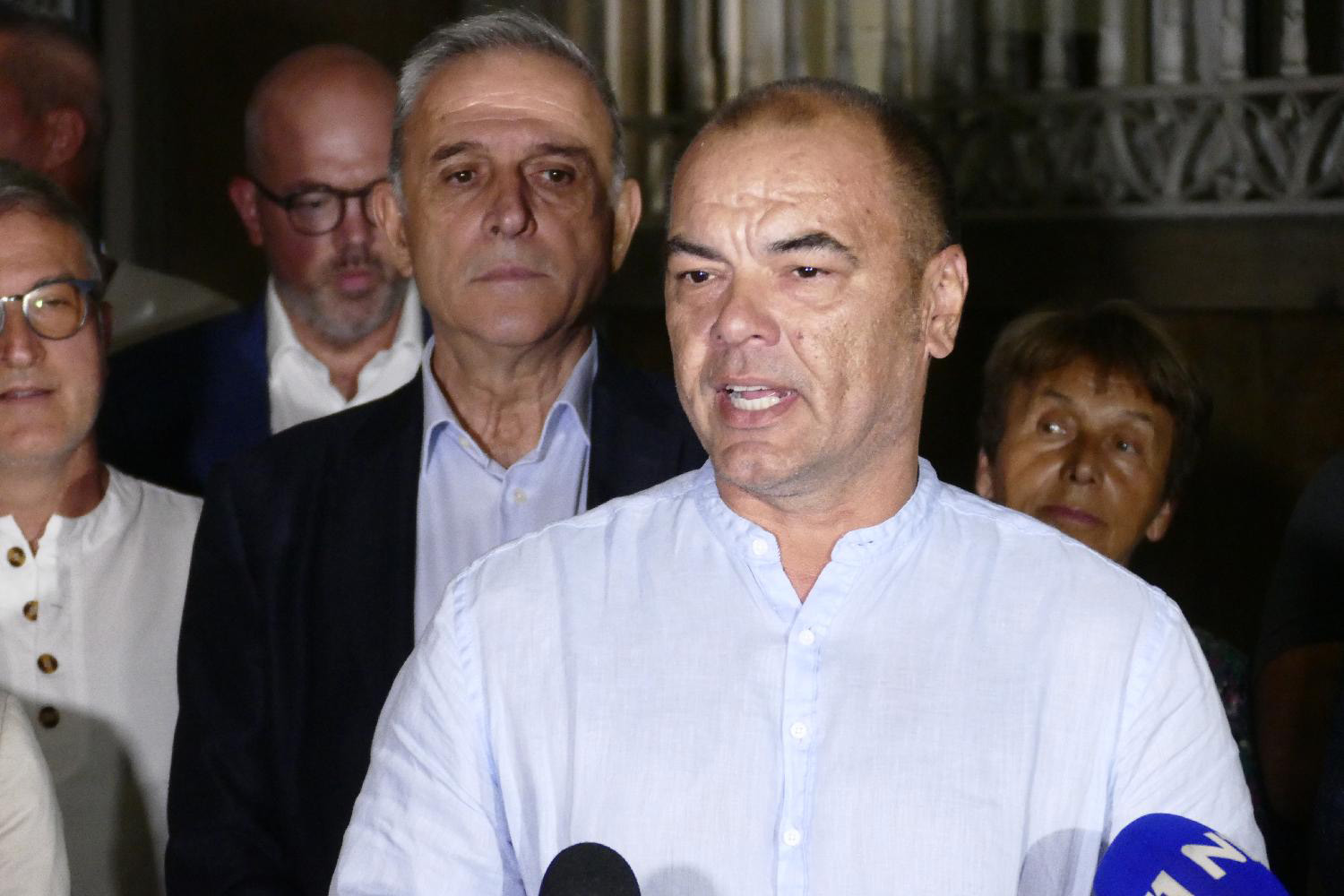 Mesto: BeogradDatum: Sat Sep 19 21:27:30 CEST 2026Dogadjaj: POLITIKA - Predstavnici koalicije „Evropska Srbija“ predali potpise Republičkoj izbornoj komisiji.Fotoreporter: Zoran DrekalovićLičnosti: Goran JešićIzvor: FoNet