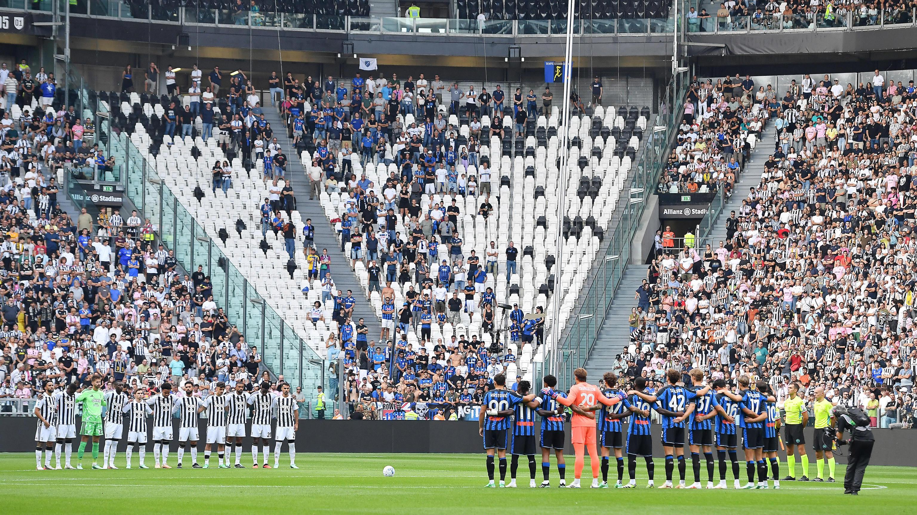 epa13252695 A minute of silence is held for late Inter legend Sandro