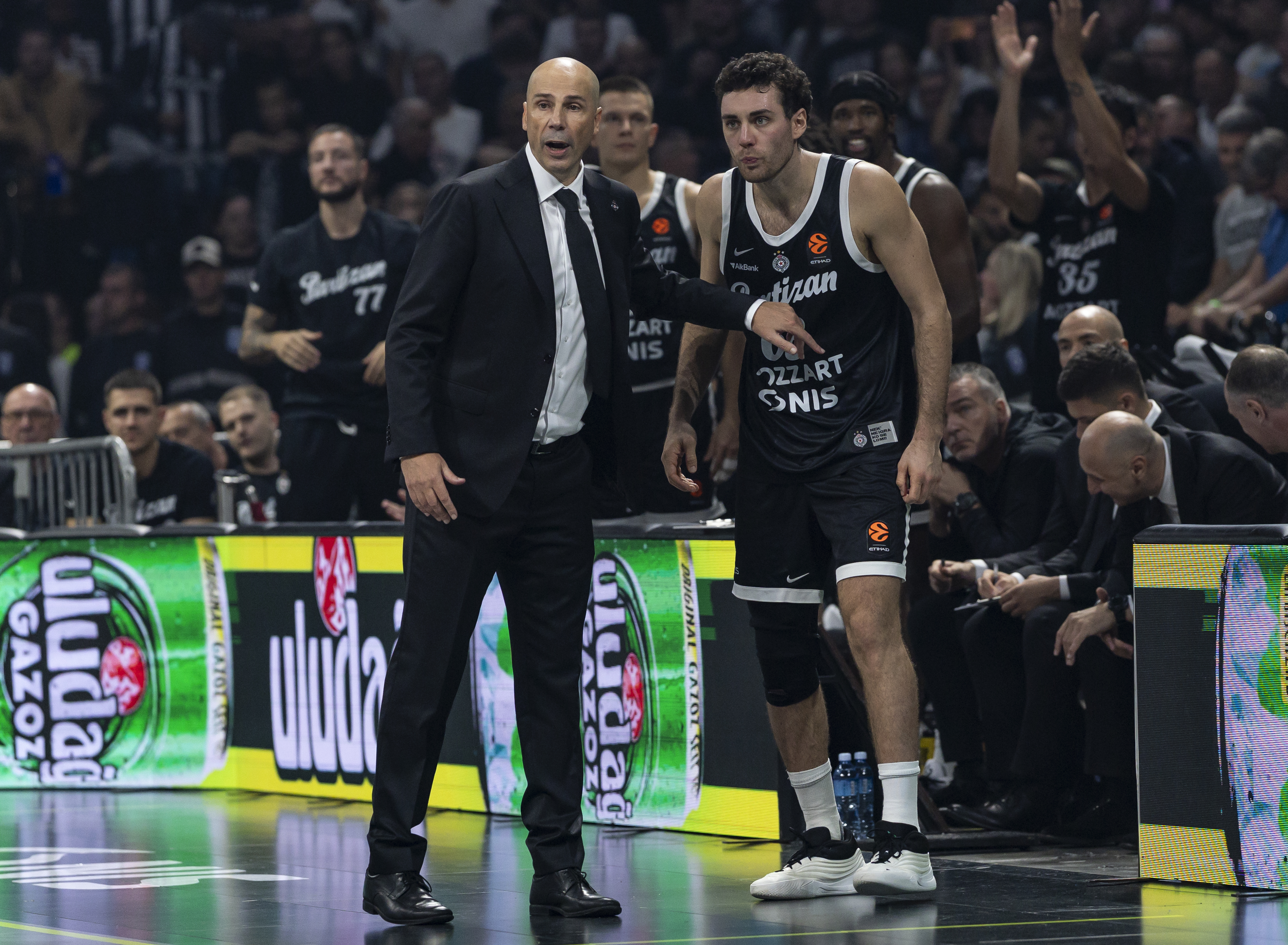 Đoan Penjaroja na meču Partizan - Armani