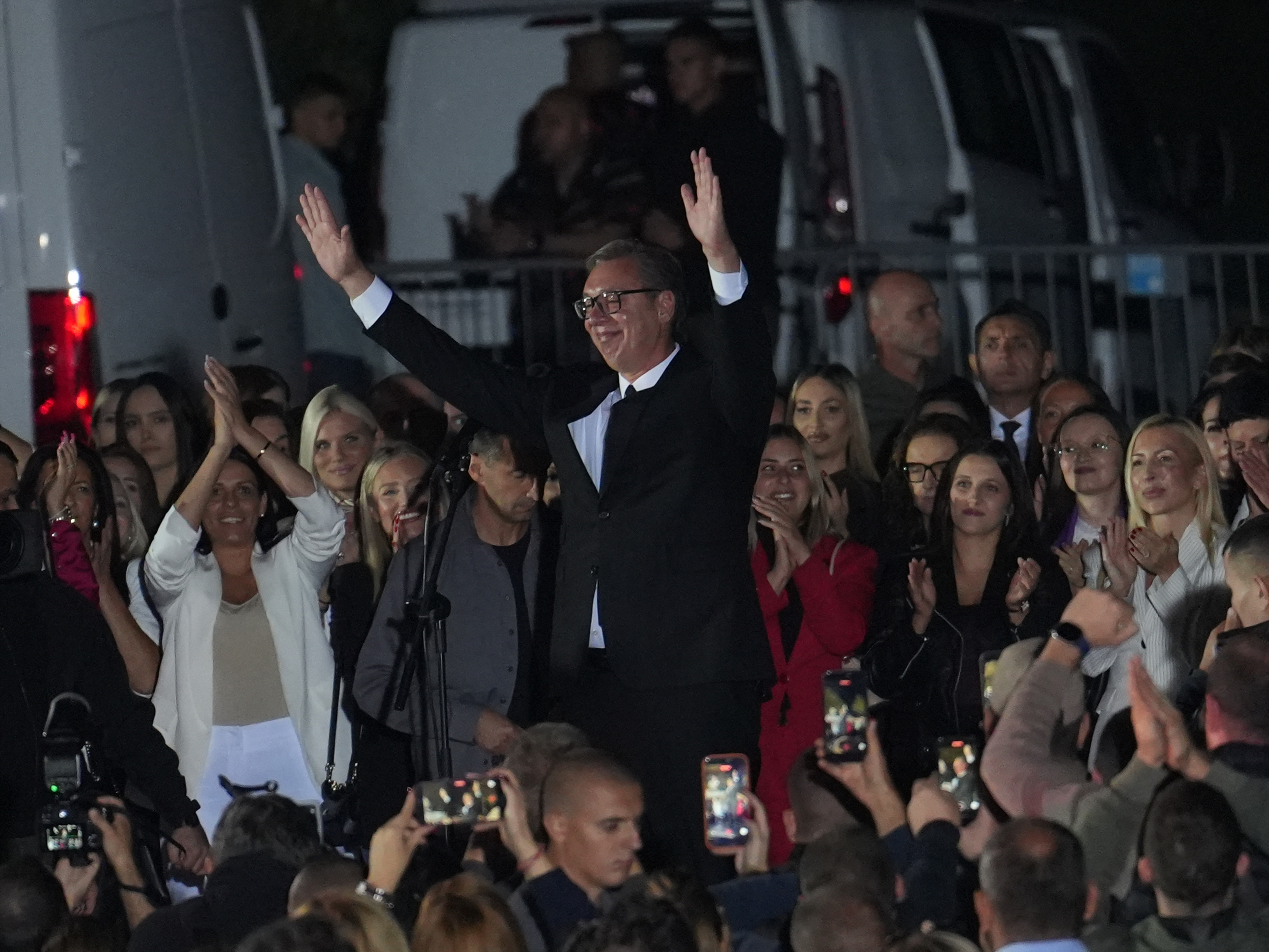 aleksandar vučić podnošenje ostavke