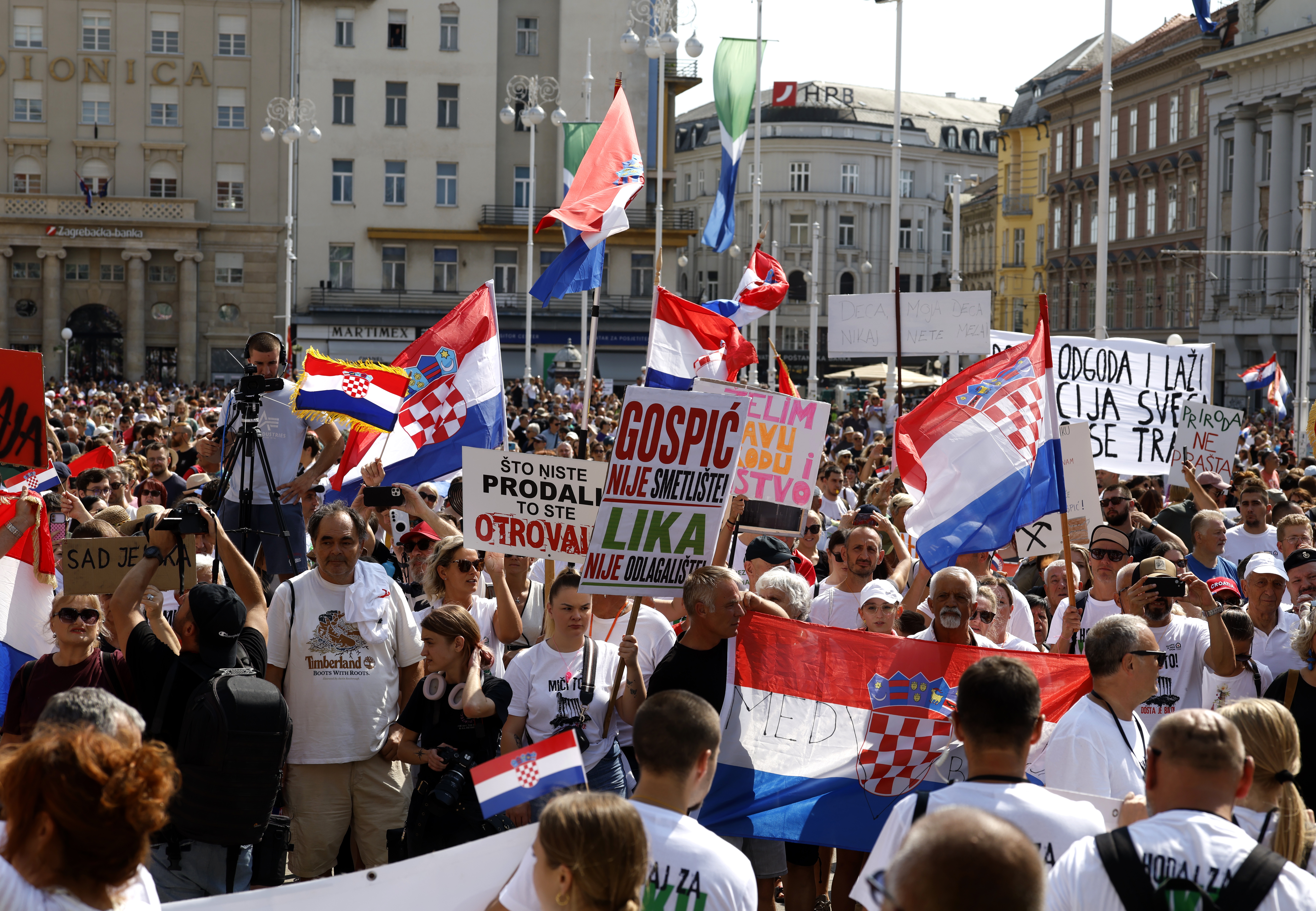 Protest „Hodaj za Liku, hodaj za Hrvatsku“ u Zagrebu  14264263.jpg