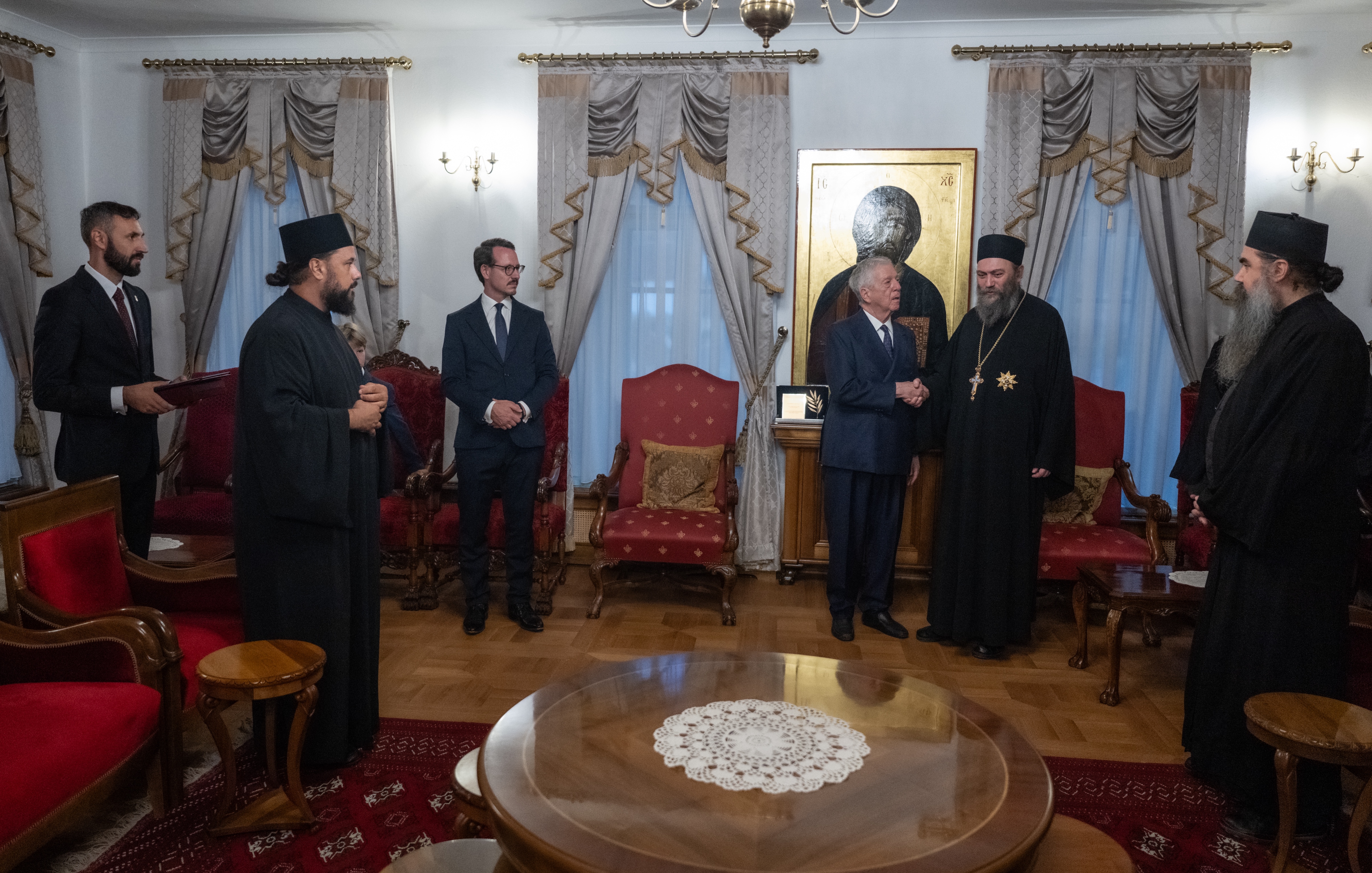 Foto Milutin Hilandarac 7.jpeg ISTORIJSKI TRENUTAK U HILANDARU! Tri generacije Karađorđevića zajedno na Svetoj Gori, iguman Metodije odlikovan Karađorđevom zvezdom