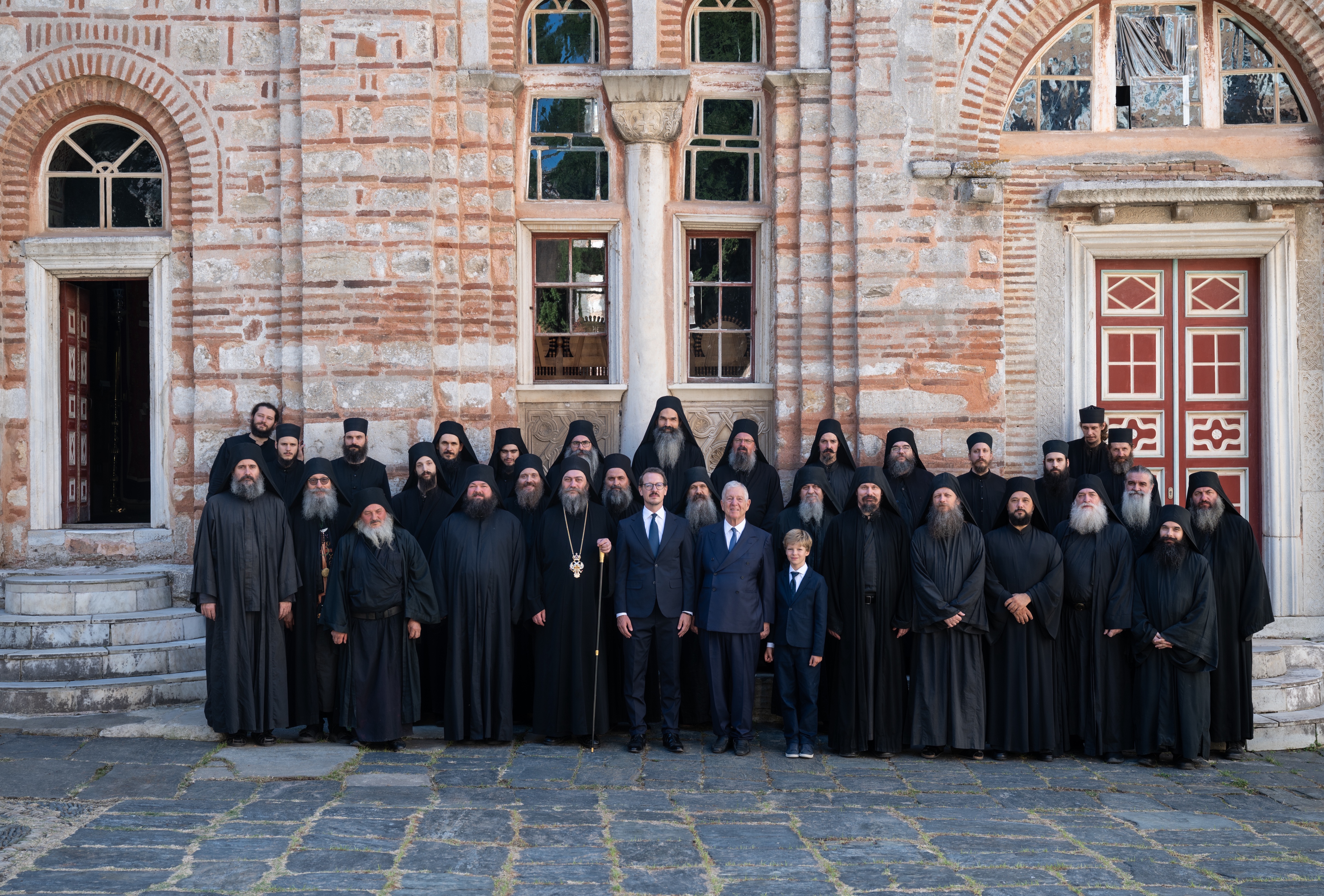 Foto Milutin Hilandarac 4.jpeg ISTORIJSKI TRENUTAK U HILANDARU! Tri generacije Karađorđevića zajedno na Svetoj Gori, iguman Metodije odlikovan Karađorđevom zvezdom