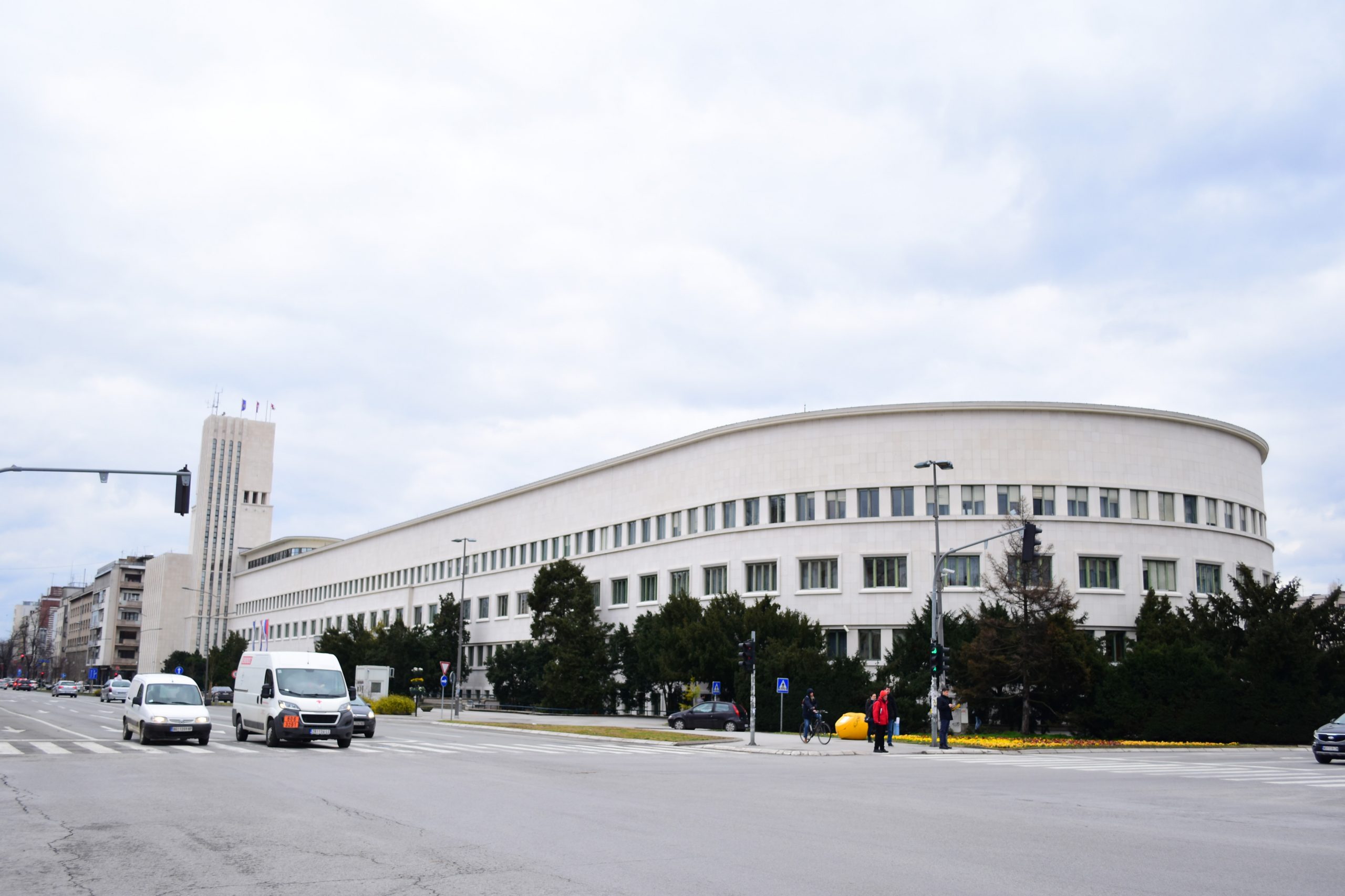 Velika čistka u pokrajinskoj administraciji: Ko nije član stranke ili ide na proteste postaje neraspoređen