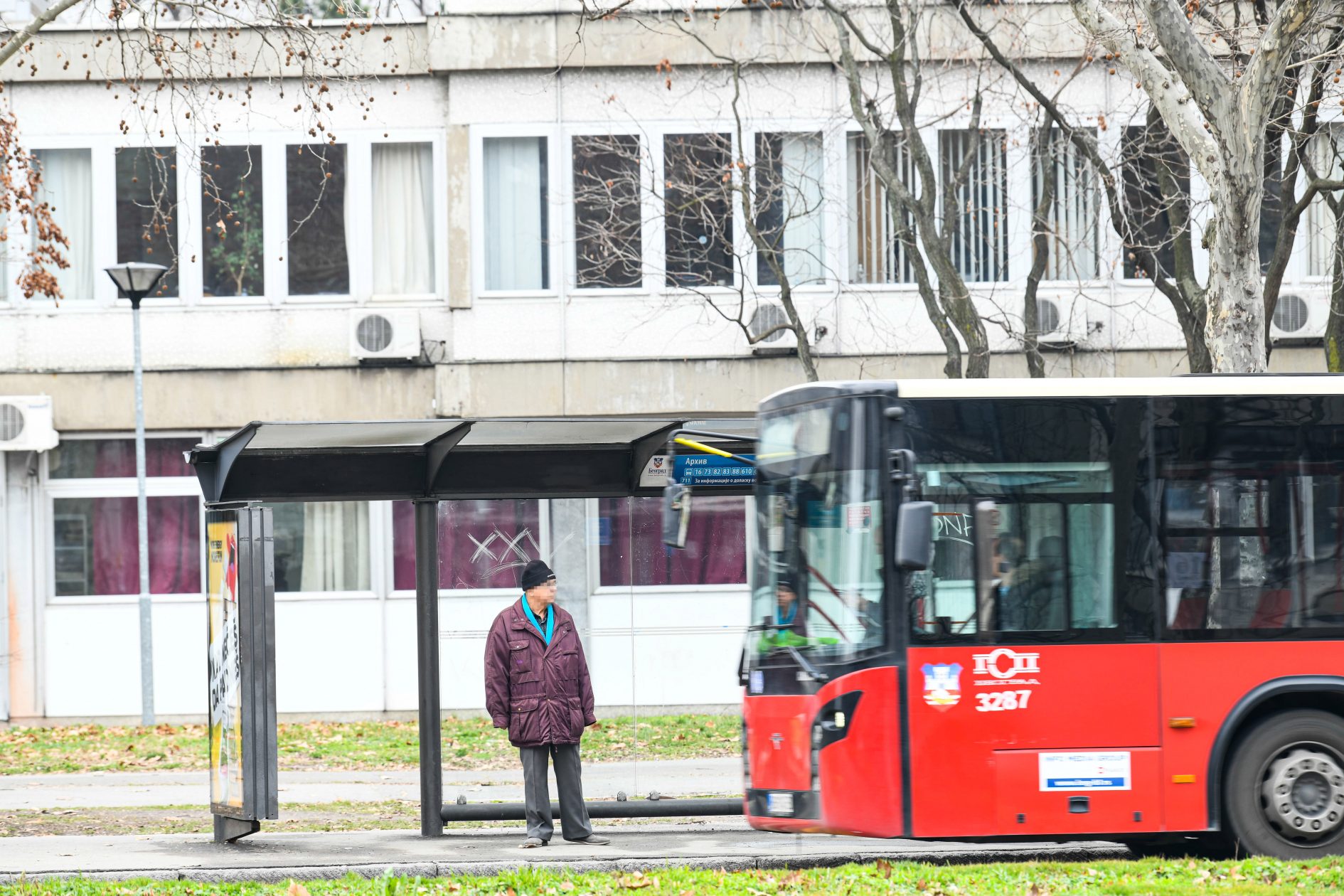 VIDEO Raspadnuti Autobusi GSP Sa Trulim Podom Prevoze Putnike