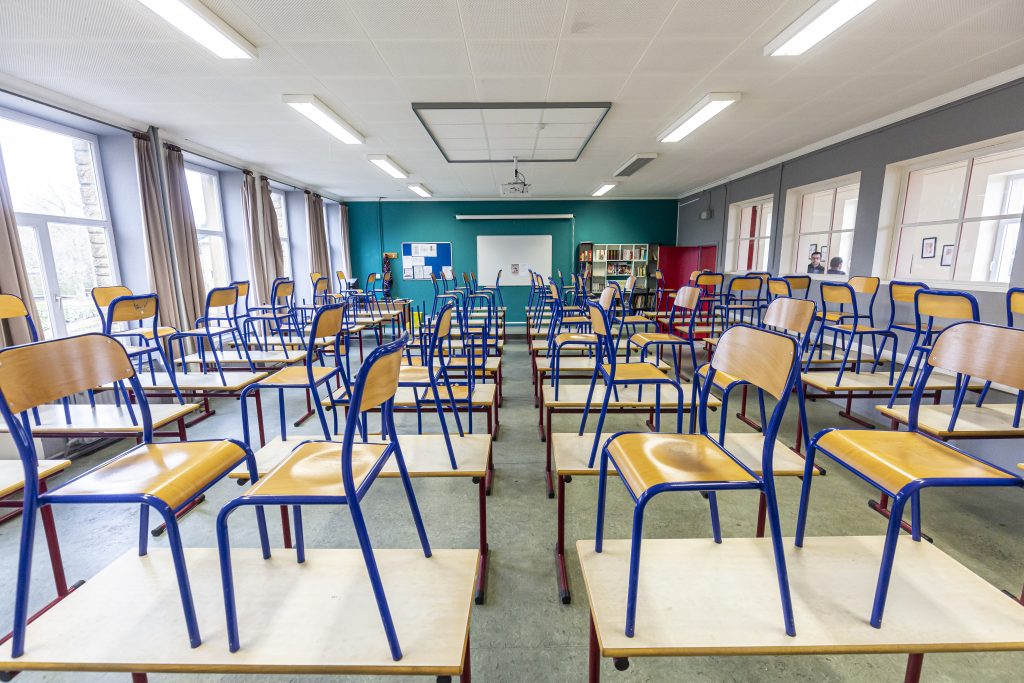 širenje virusa u školi