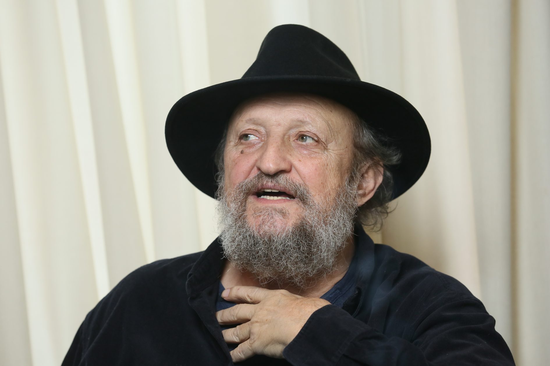 Petar Božović Konačno, ko pravi Crnogorac, ustajem u podne