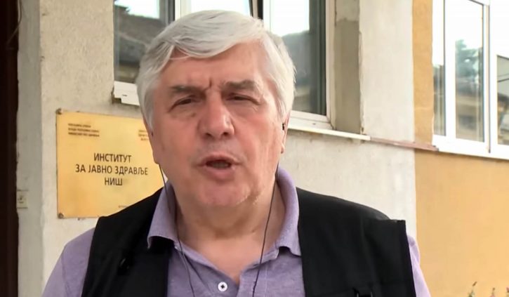 Epidemiolog Branislav Tiodorović daje izjavu za medije