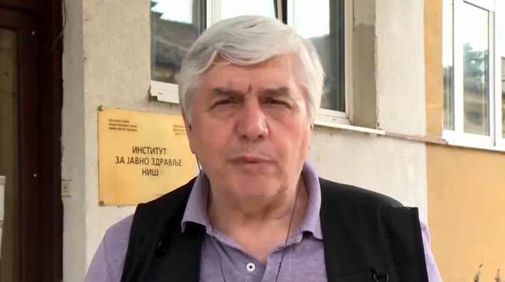 Epidemiolog Branislav Tiodorović daje izjavu za medije