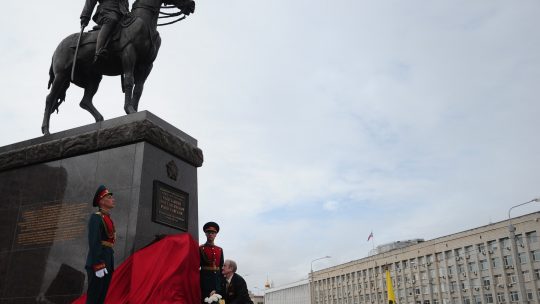 Spomenik Rokosovskom