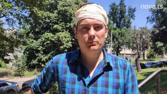 Vojislav Milovančević novinar Nova.rs sa povredama glave tokom mirnih građanskih protesta