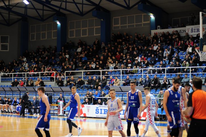 Košarkaši MZT-a iz Skoplja tokom utakmice ABA 2 lige