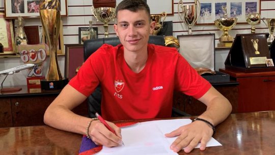 Marko Gušić novi je junior koji je potpisao profesionalni ugovor sa Crvenom zvezdom