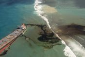 Mauricijus izlivanje nafte sa broda