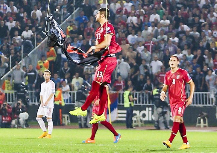 Ismail Morina pustio je dron na utakmici Srbija - Albanija, a sada traži oproštaj što se peo na srpsku crkvu