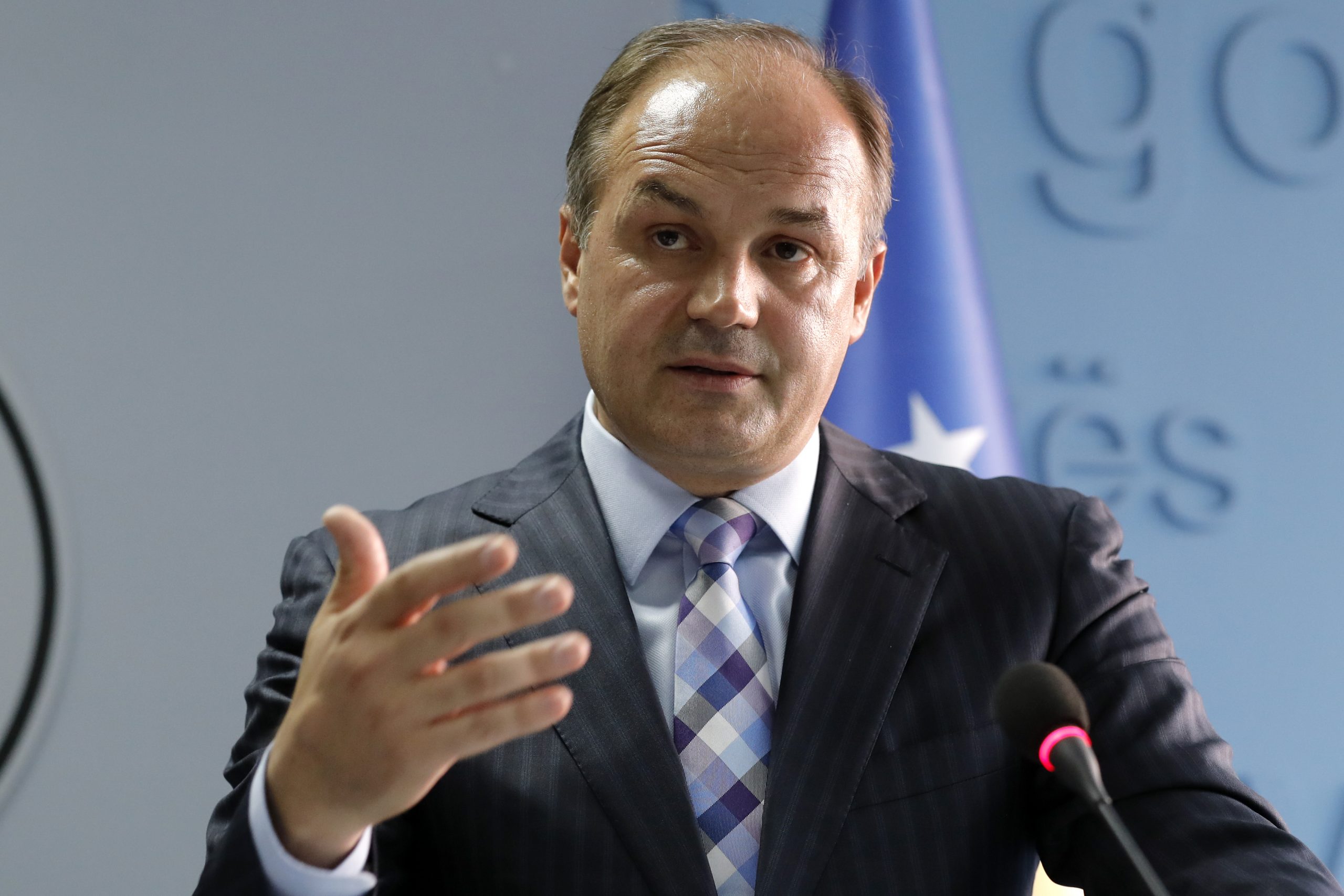 Hodžaj (DPK): „Izbori 28. decembra borba za demokratiju na Kosovu“