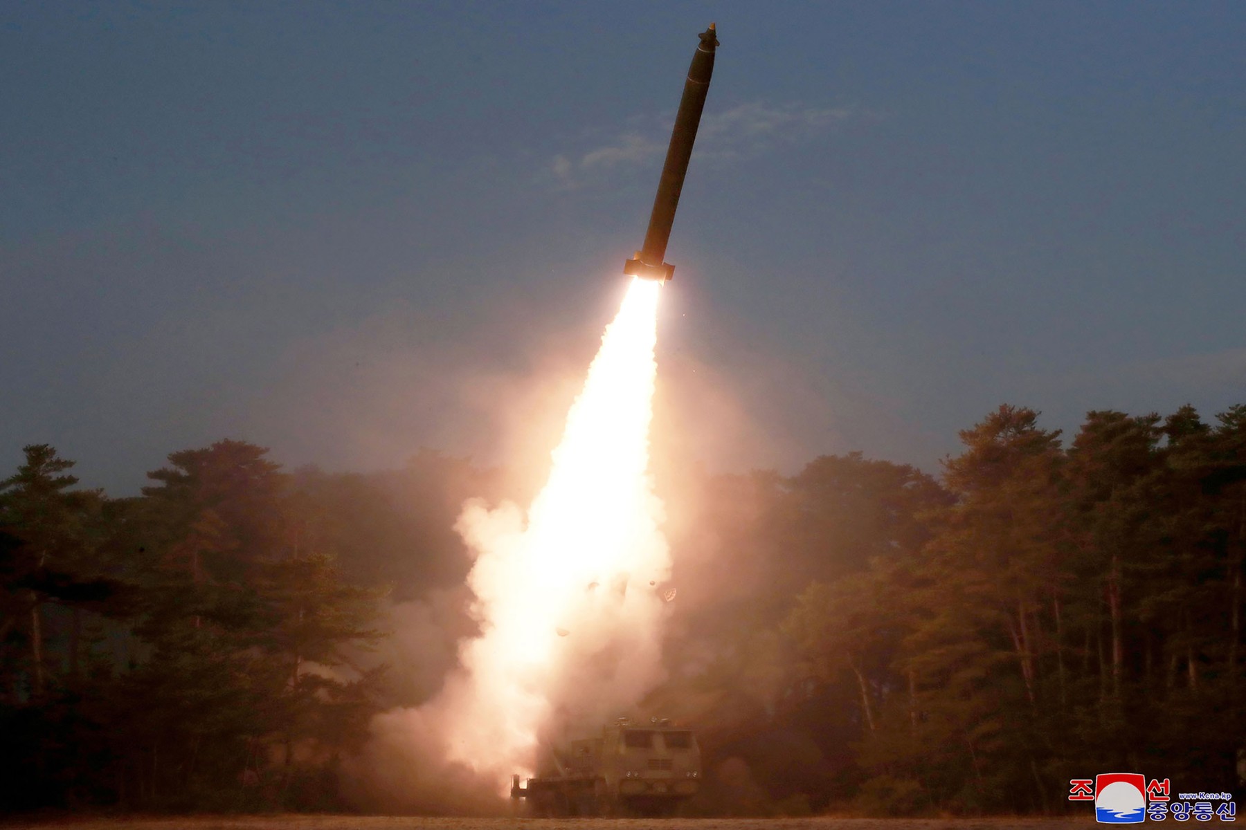 Severna Koreja ponovo lansirala balističku raketu