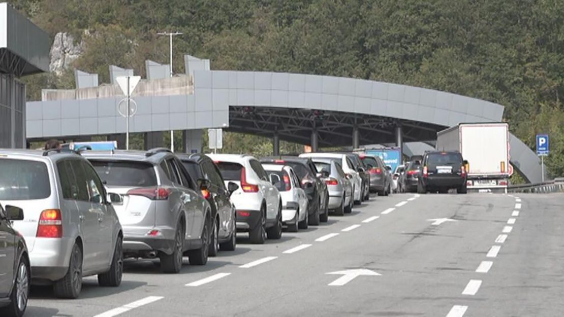 Crna Gora pod blokadom: Granični prelazi zatvaraju se u podne