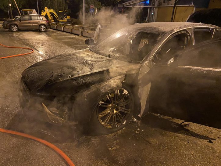 Zapaljen auto Dragan Antic fk Dinamo Vranje