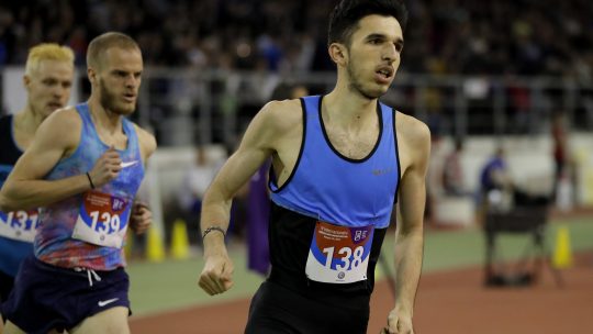 Atletičar Elzan Bibić trči trku na 5.000 metara