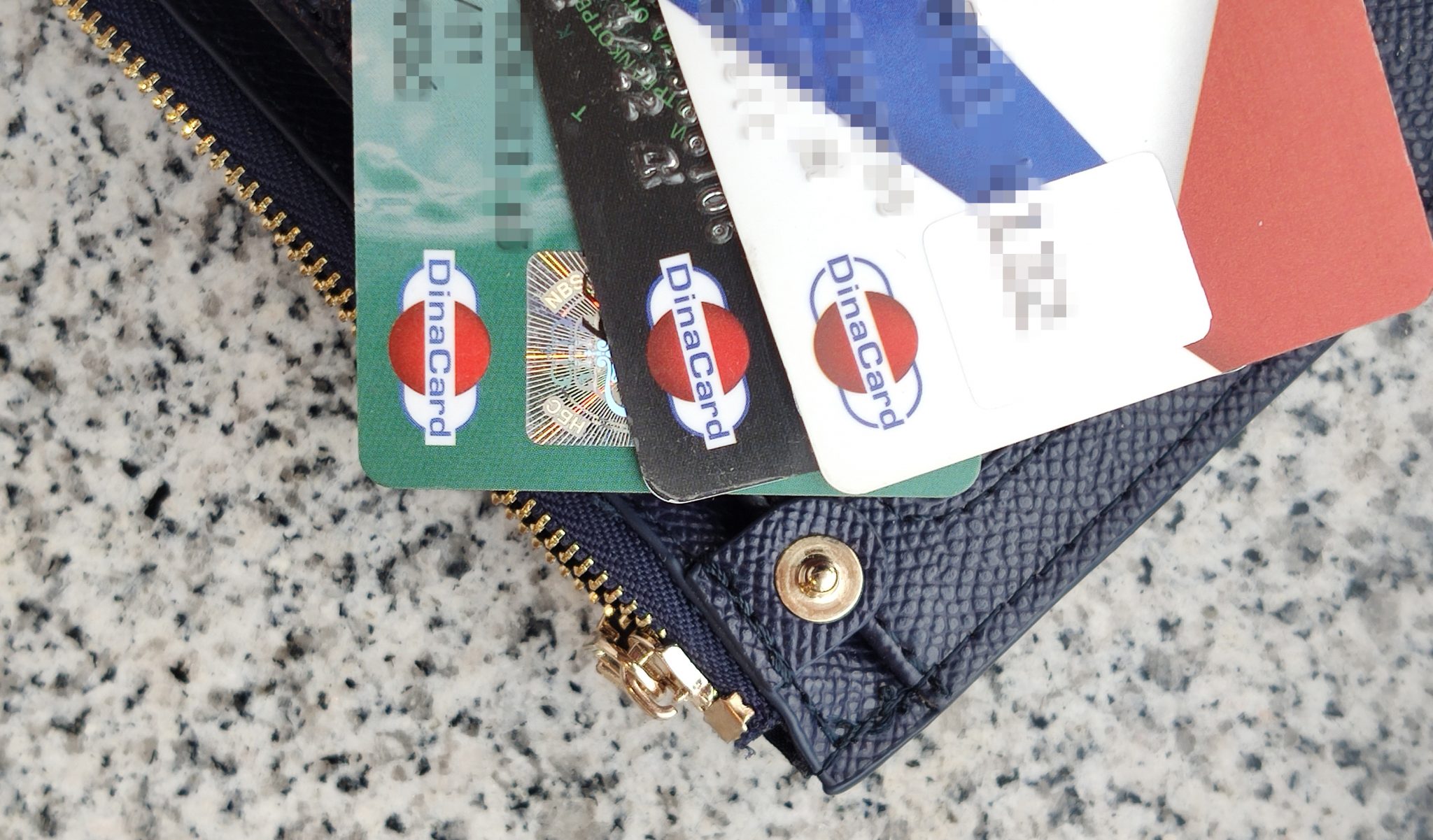 Koja je razlika između Dina i Visa kartice?