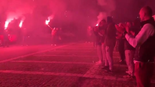 Bakljada navijača Zvezde pred derbi sa Partizanom u ABA ligi