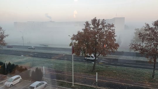 Palata Srbija u magli i smogu