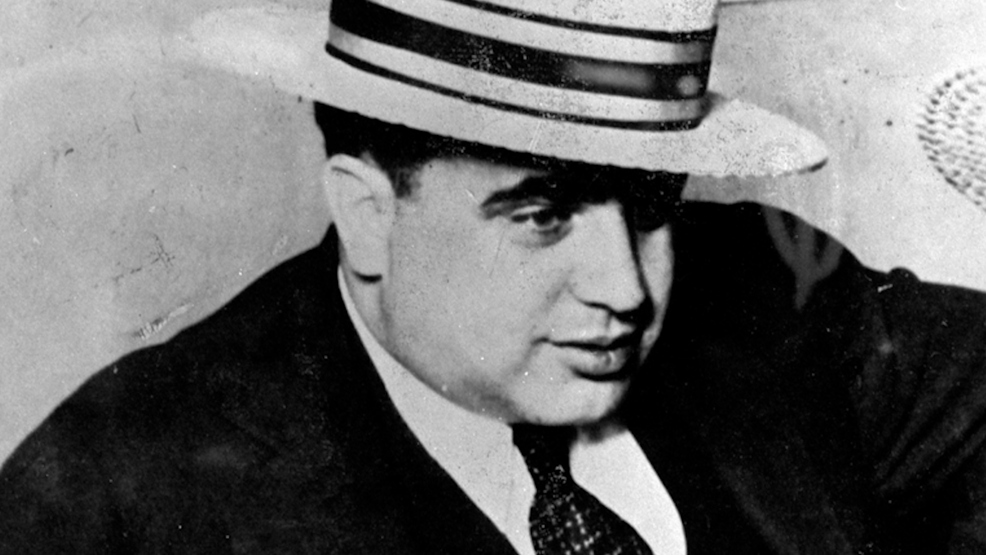 Аль капоне фото. Al Capone портрет. Аль Капоне в детстве. Джек Макгорн и Аль Капоне.