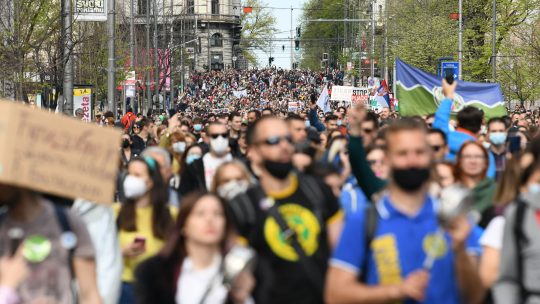 Ekološki ustanak ispred Skupštine, šetnja