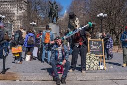 antivakseri; protest protiv vakcine