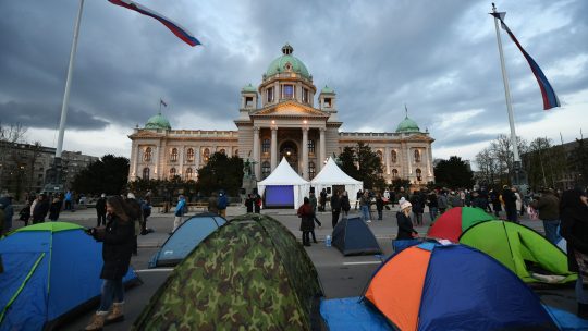 Protest, frilenseri, Skupština Srbije, šatori