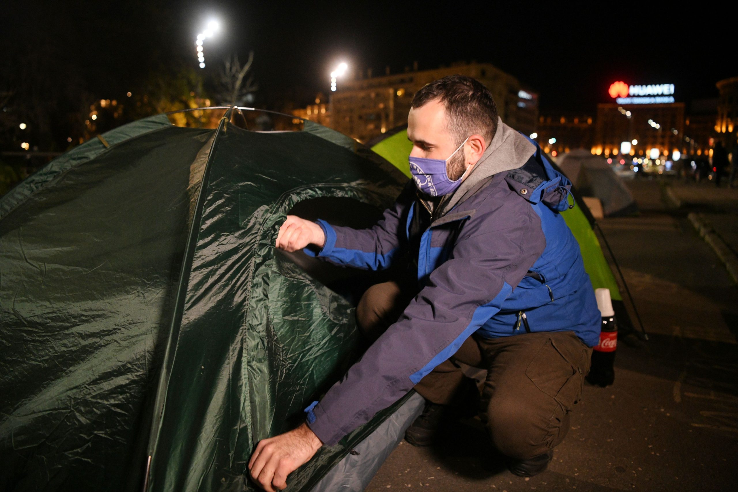 Protest frilensera ispred Skupštine